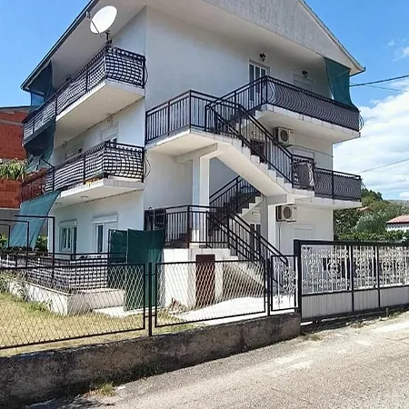 Pasta Apartment